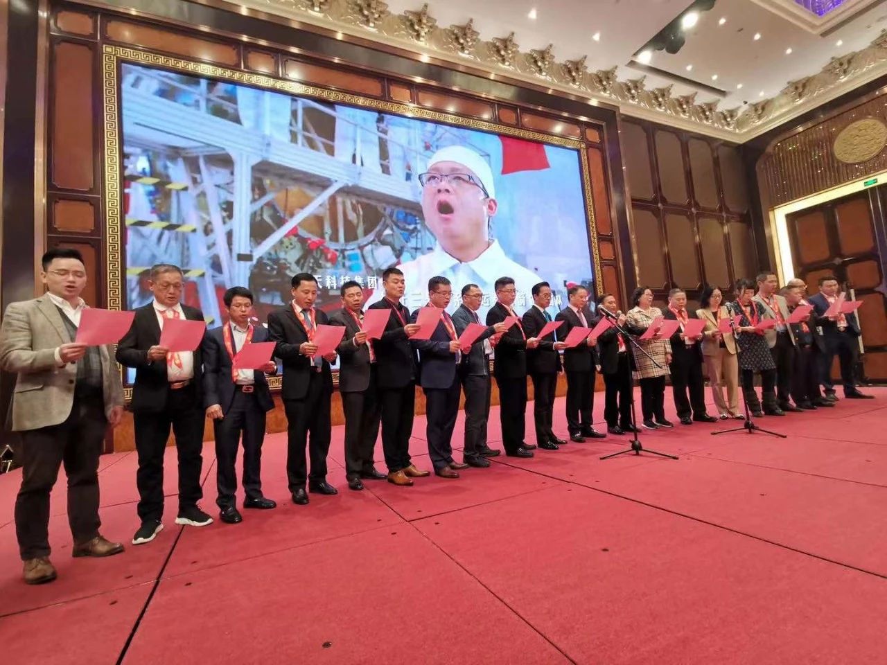 董事長(zhǎng)唐樹松參加廣東民營(yíng)企業(yè)商會(huì)2019年會(huì) 董事長(zhǎng)唐樹松參加廣東民營(yíng)企業(yè)商會(huì)2019年會(huì)