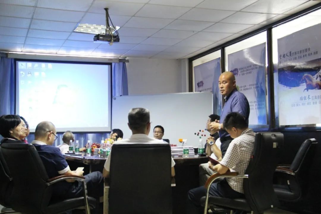 【賽思達烤箱】董事長參加《打造行業“1+1>2”聚合效應》會議 【賽思達烤箱】董事長參加《打造行業“1+1>2”聚合效應》會議