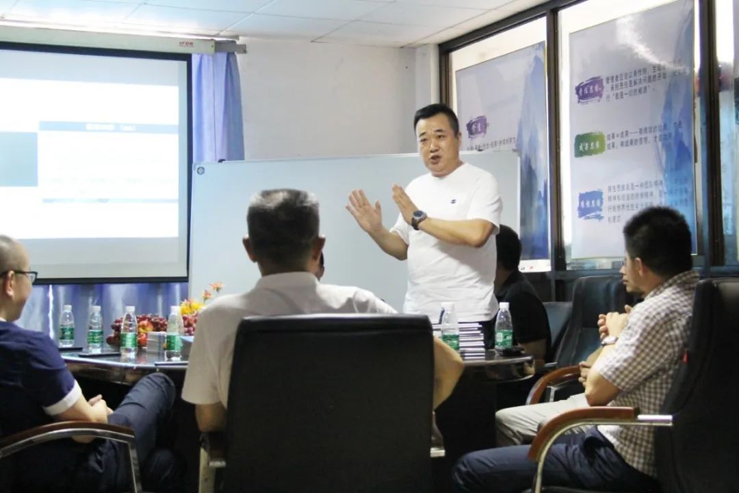 【賽思達烤箱】董事長參加《打造行業“1+1>2”聚合效應》會議 【賽思達烤箱】董事長參加《打造行業“1+1>2”聚合效應》會議