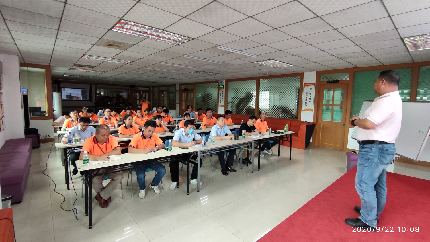 我司開展新品“空氣熱能泵烘干設備”產銷培訓會